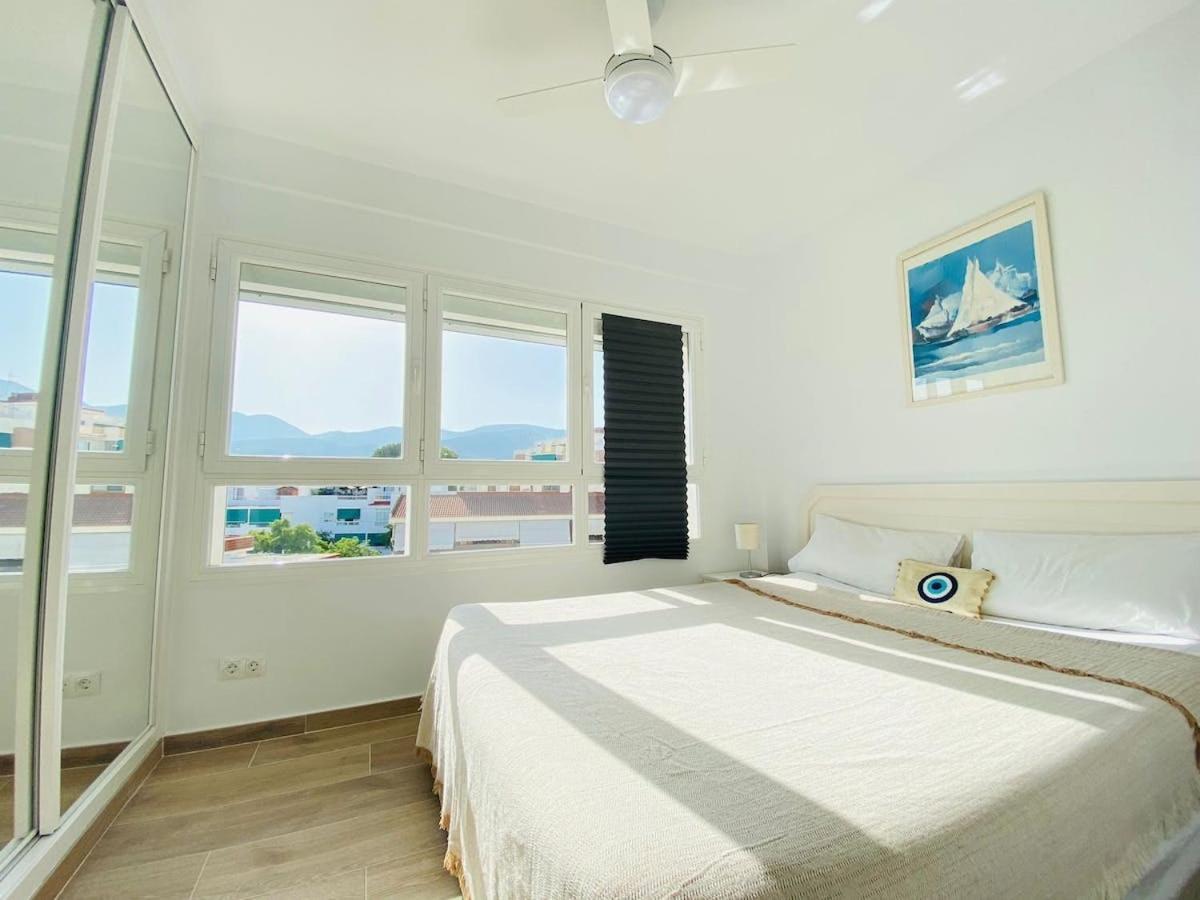 Luminoso Atico Con Vistas Al Mar En Apartamento *